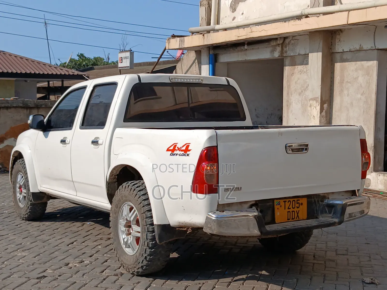 Isuzu D-MAX 2011 White