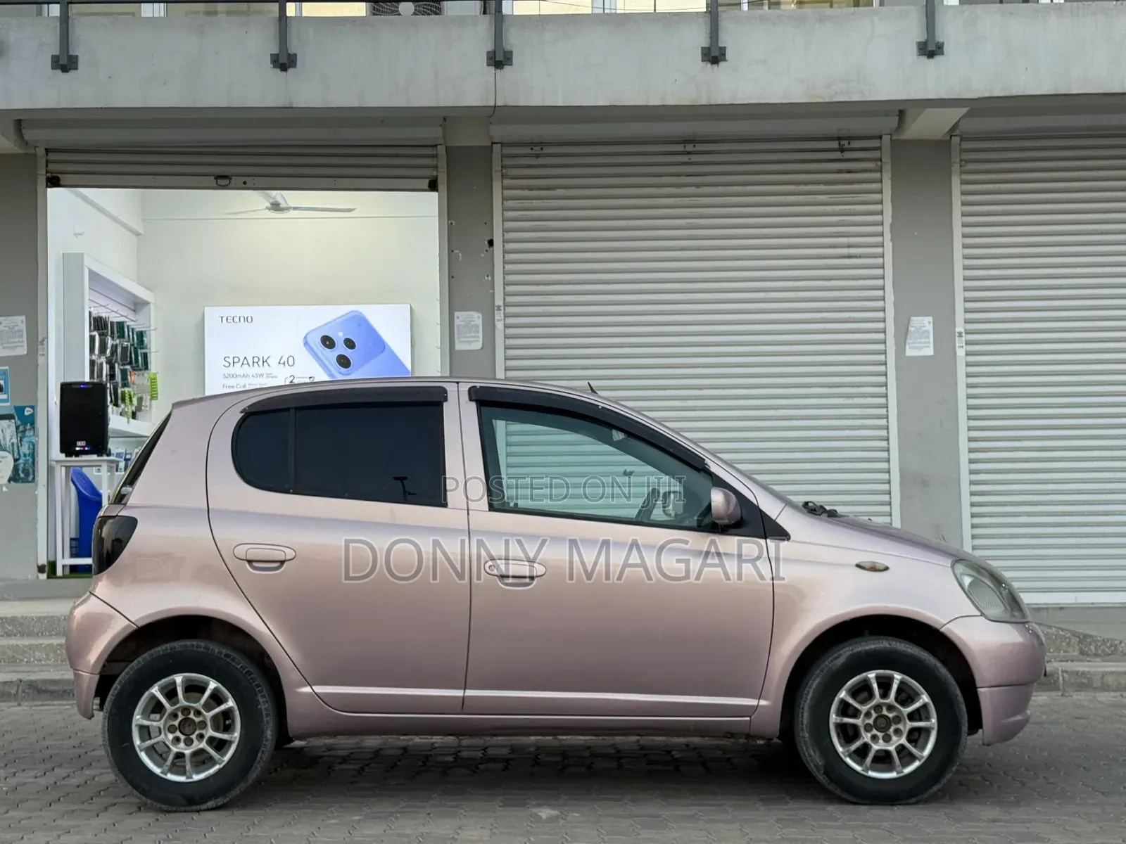 Toyota Vitz 2004 Pink
