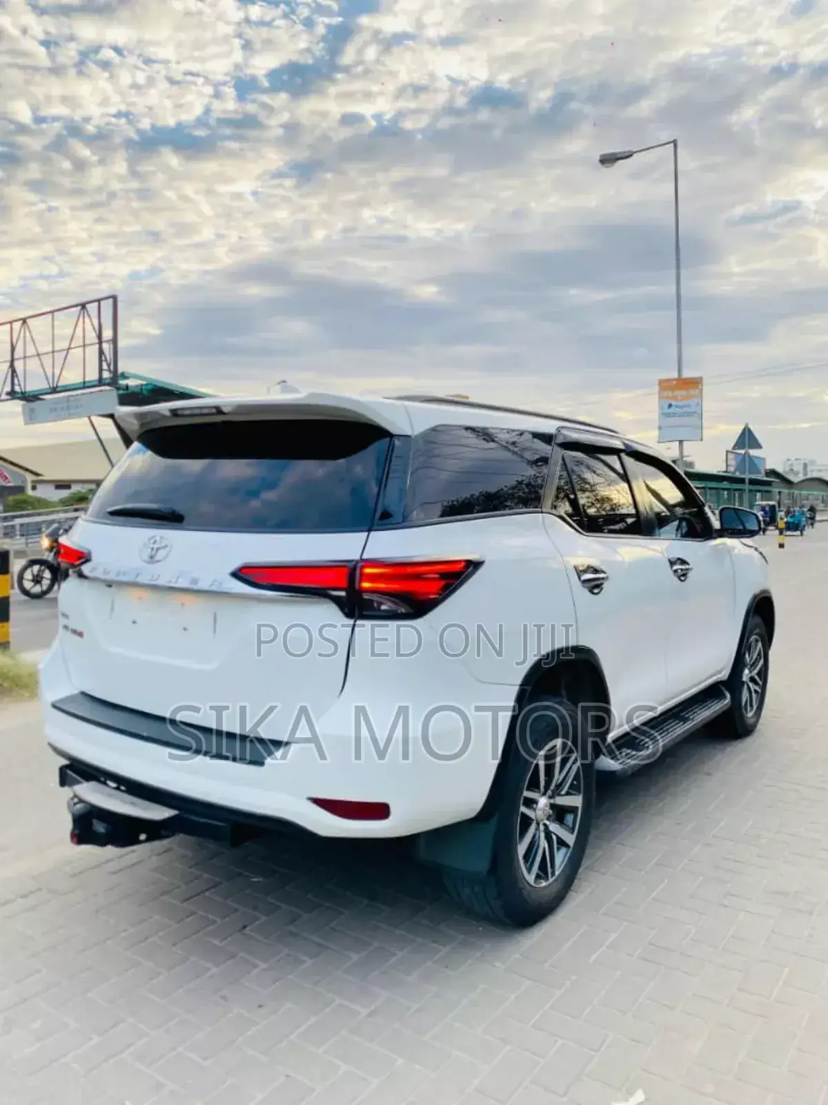 Toyota Fortuner 2.8 D RWD 2017 White