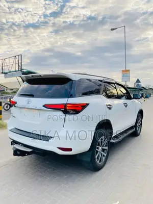 Toyota Fortuner 2.8 D RWD 2017 White