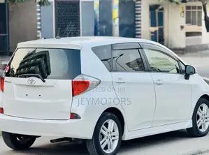 Toyota Ractis 2012 White