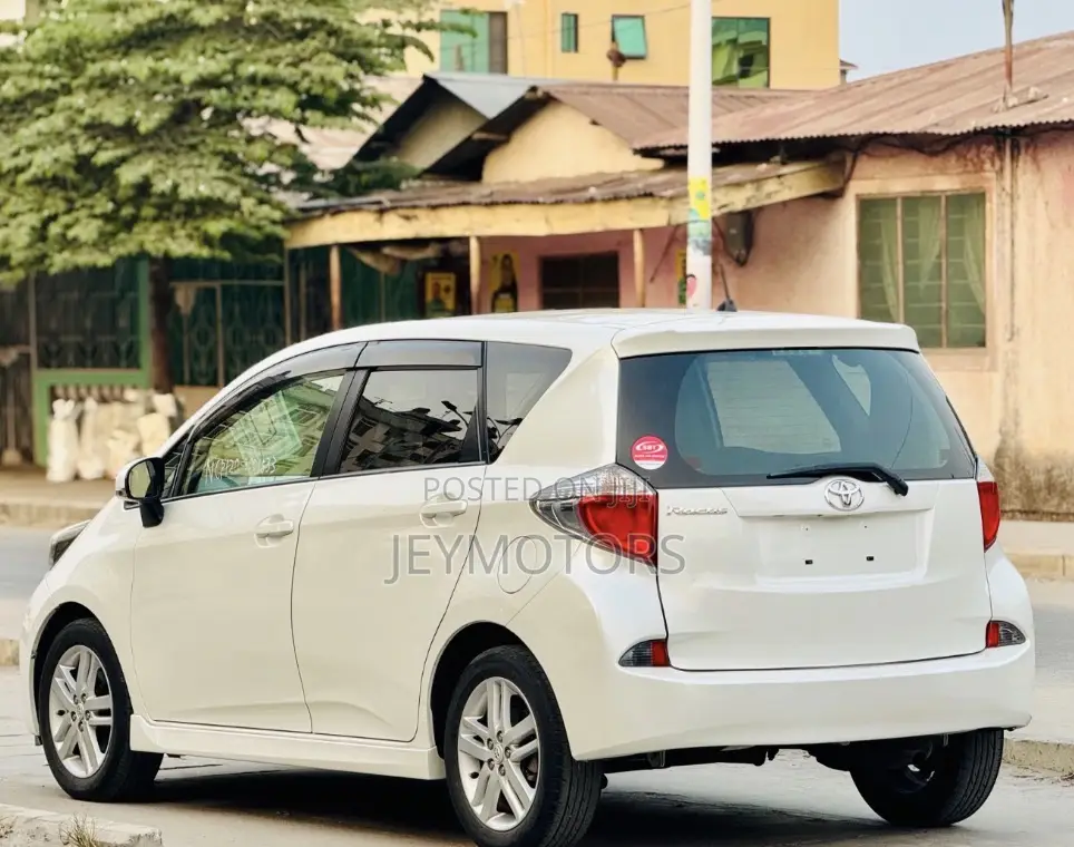 Toyota Ractis 2012 White