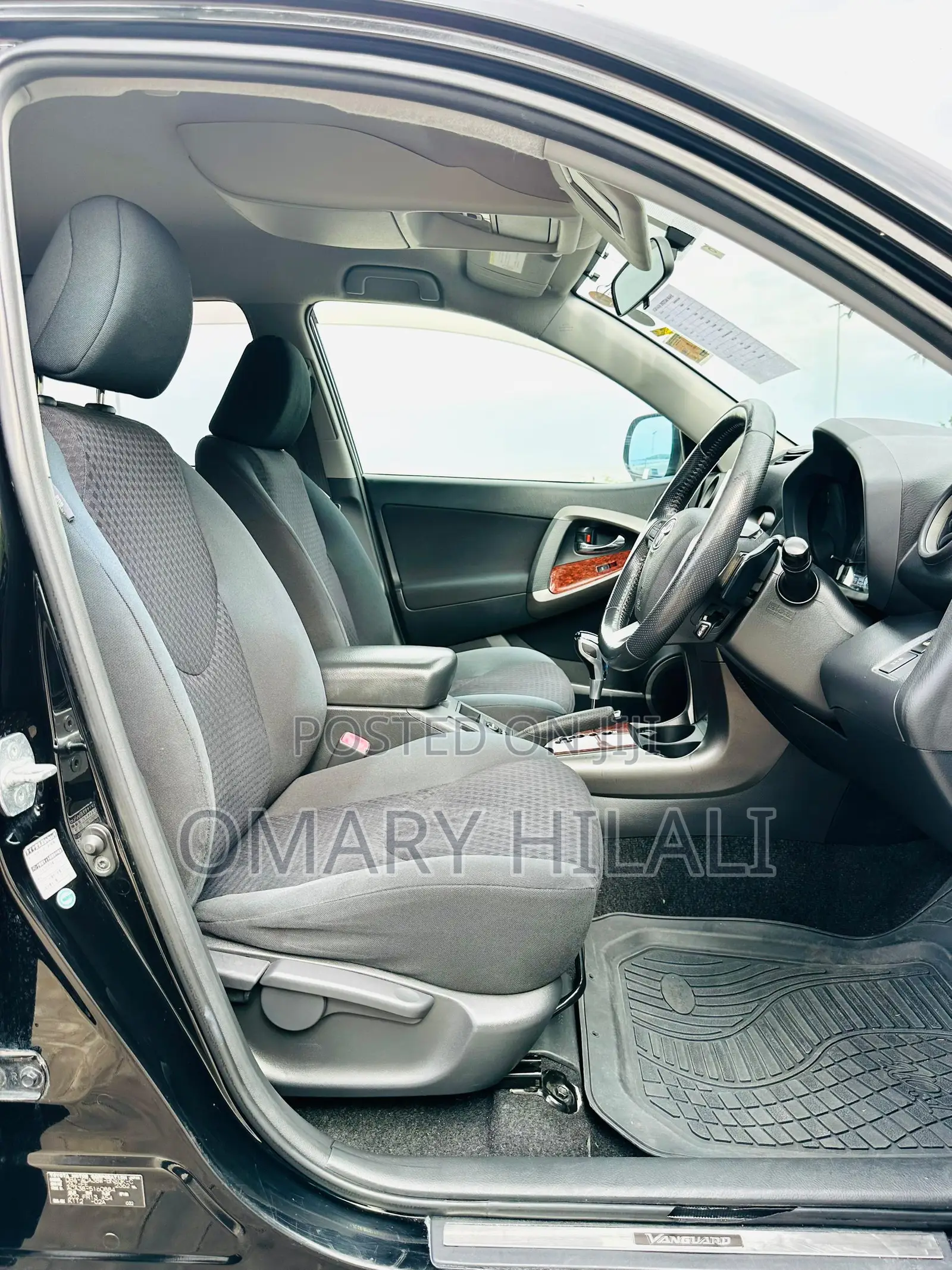 Toyota Vanguard 2010 Black