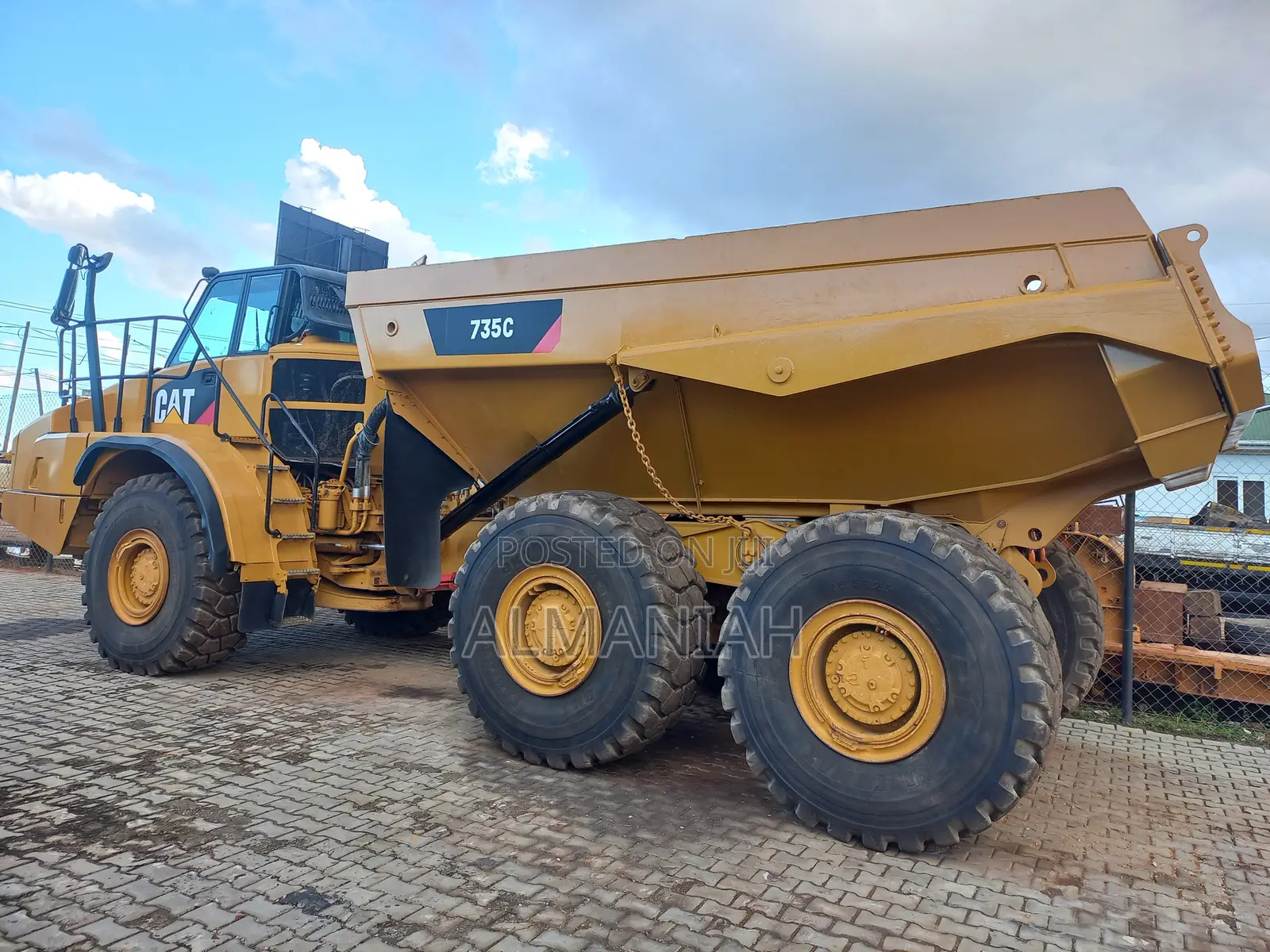 Articulated Dump Truck Cat 735