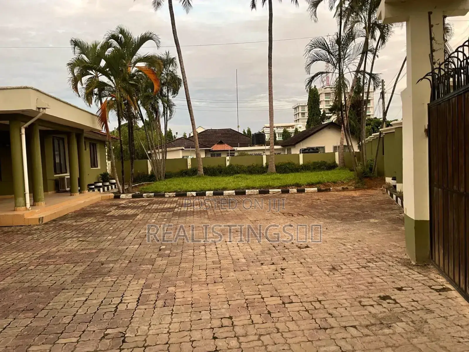 4bdrm Bungalow in Kasri Homes, Mikocheni for sale