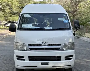 Toyota Quantum 2006 White