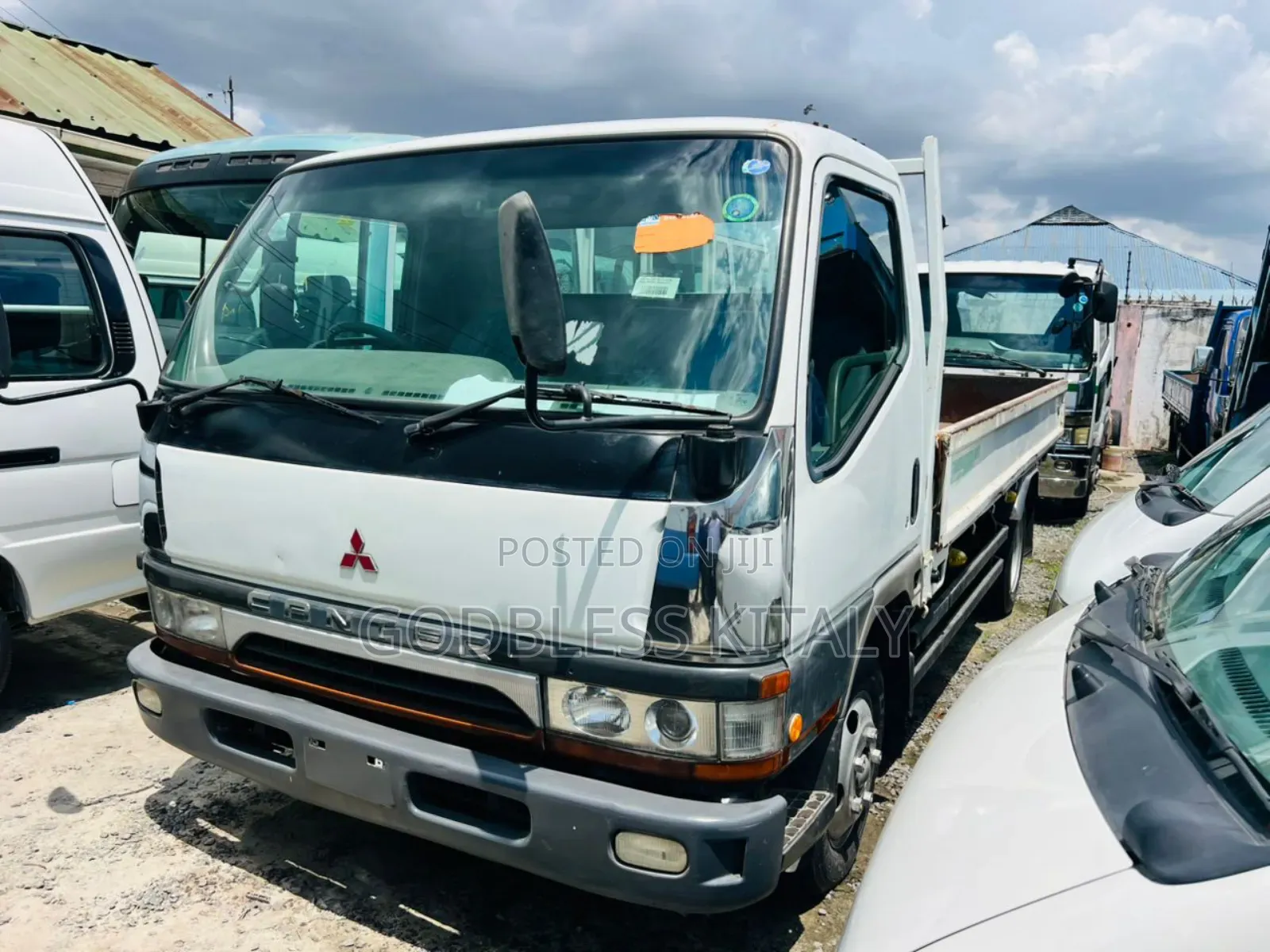 Mitsubishi Canter 1998 White