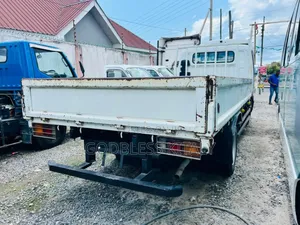 Mitsubishi Canter 1998 White
