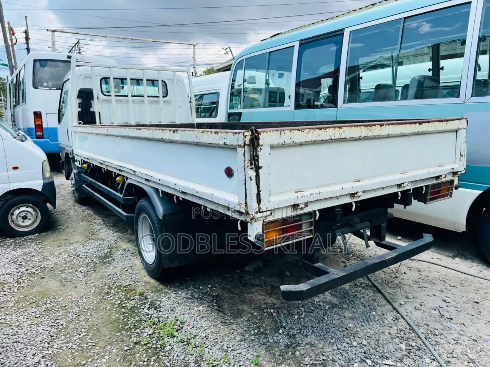 Mitsubishi Canter 1998 White