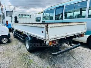 Mitsubishi Canter 1998 White