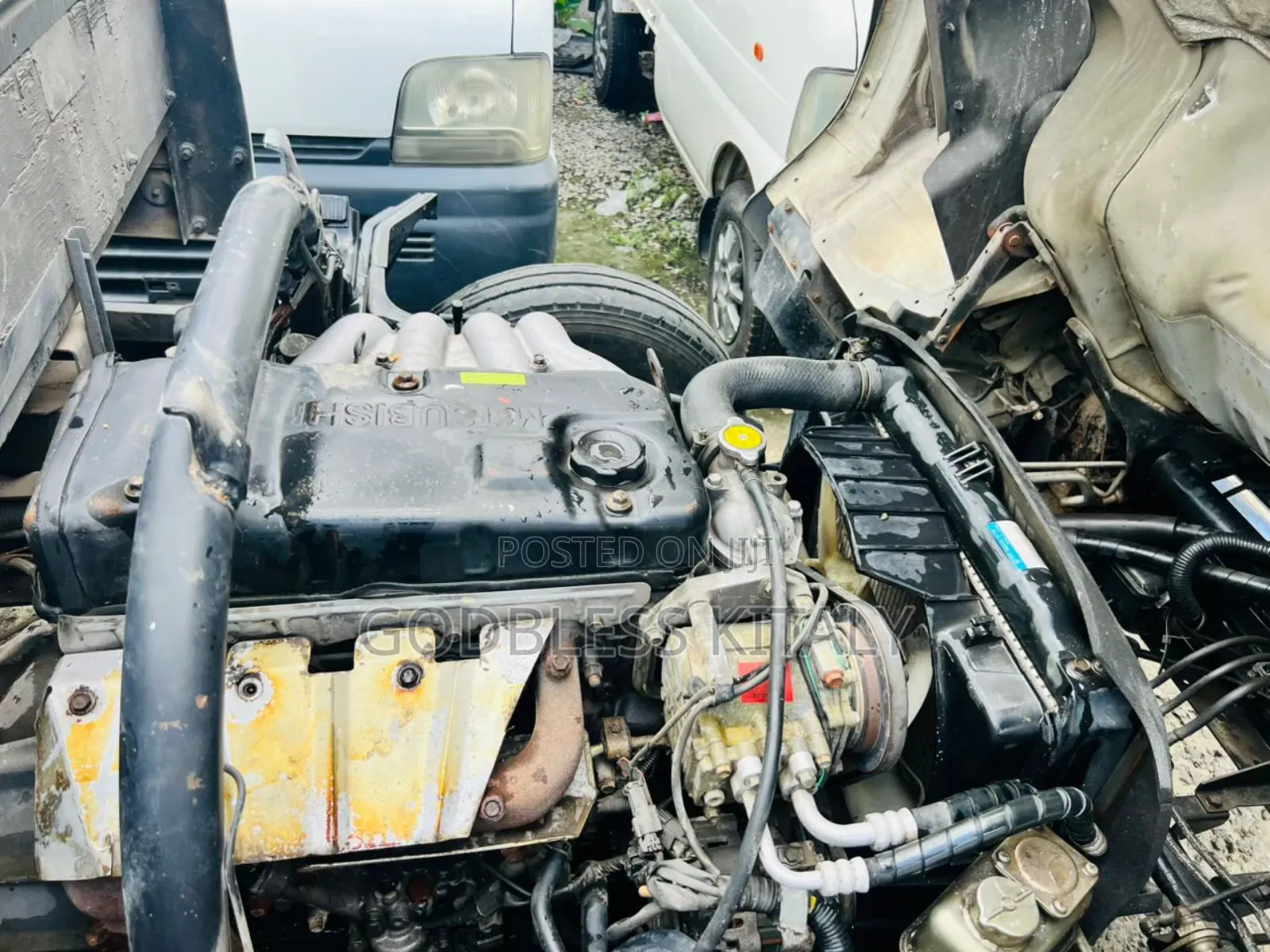 Mitsubishi Canter 1998 White