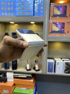 New Samsung Galaxy Z Flip 3 128 GB