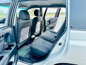 Toyota Kluger 2005 Silver