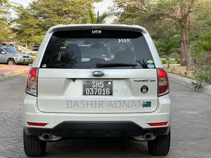 Subaru Forester 2009 Pearl