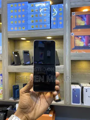 New Samsung Galaxy Z Flip 3 128 GB