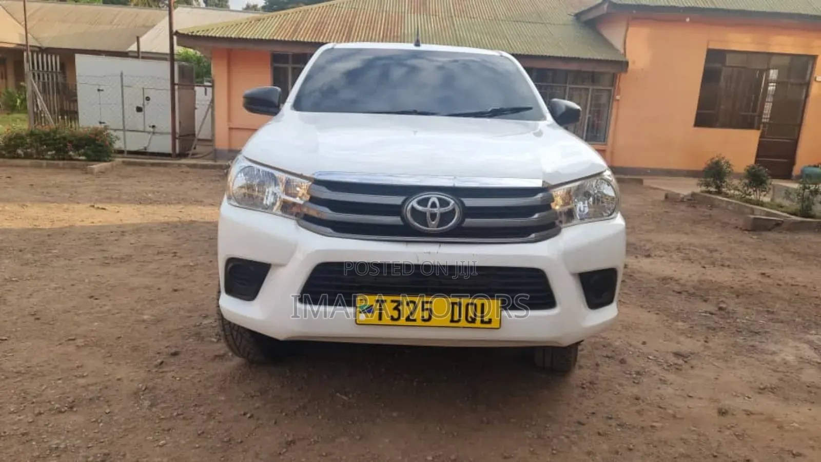 Toyota Hilux 2019 White