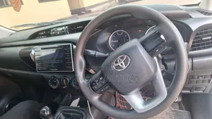 Toyota Hilux 2019 White