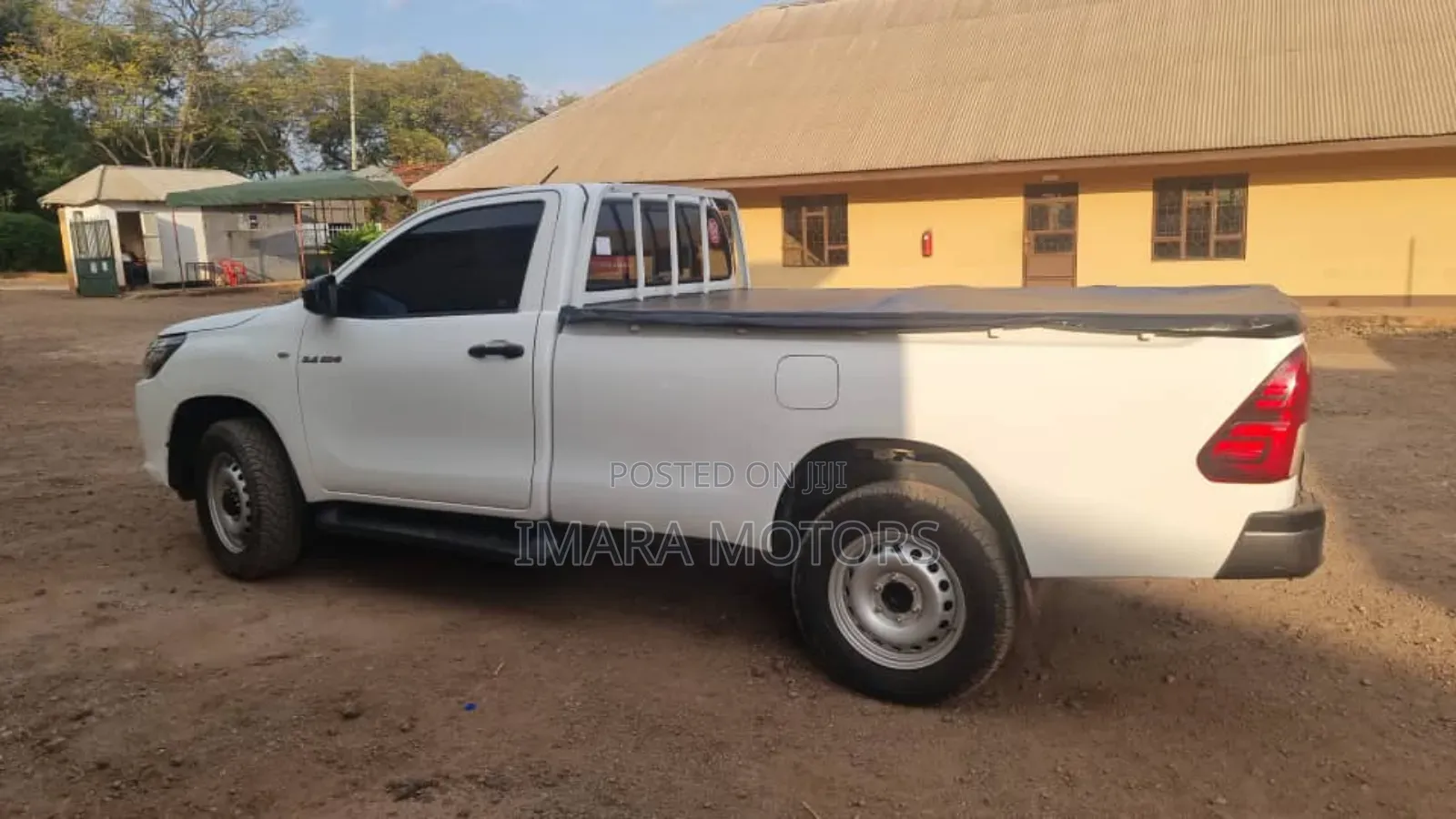 Toyota Hilux 2019 White