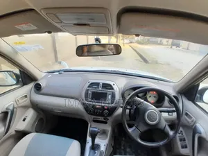 Toyota RAV4 2005 White