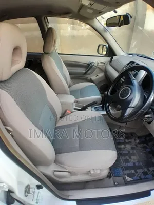 Toyota RAV4 2005 White