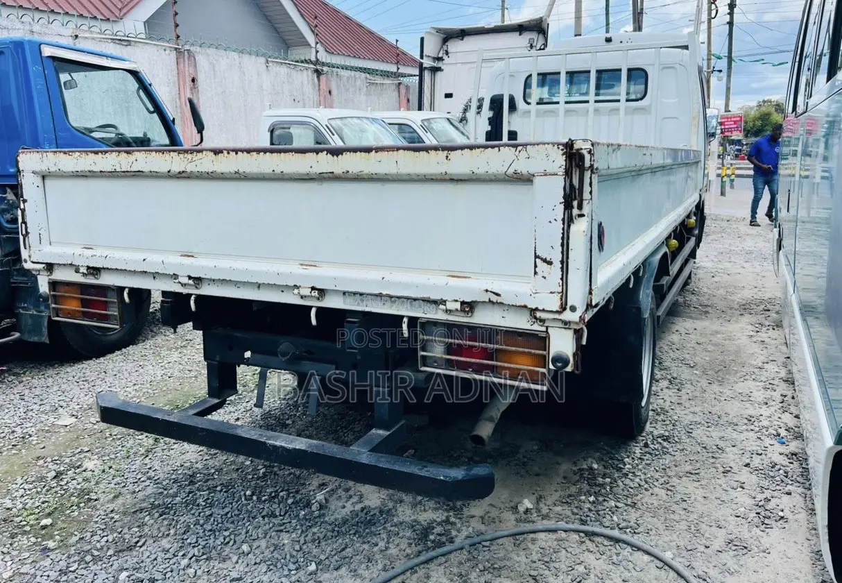 Mitsubishi Canter Longbase Mpya Unregistered 3.5 Tonnes Injection.