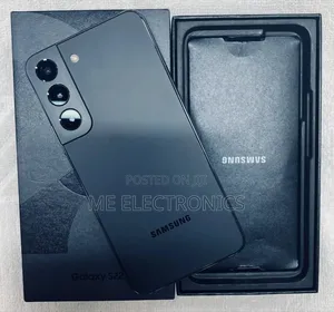 New Samsung Galaxy S22 5G 128 GB