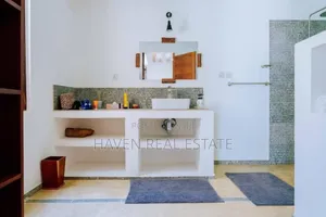 Furnished 8bdrm Villa in Unguja North for sale