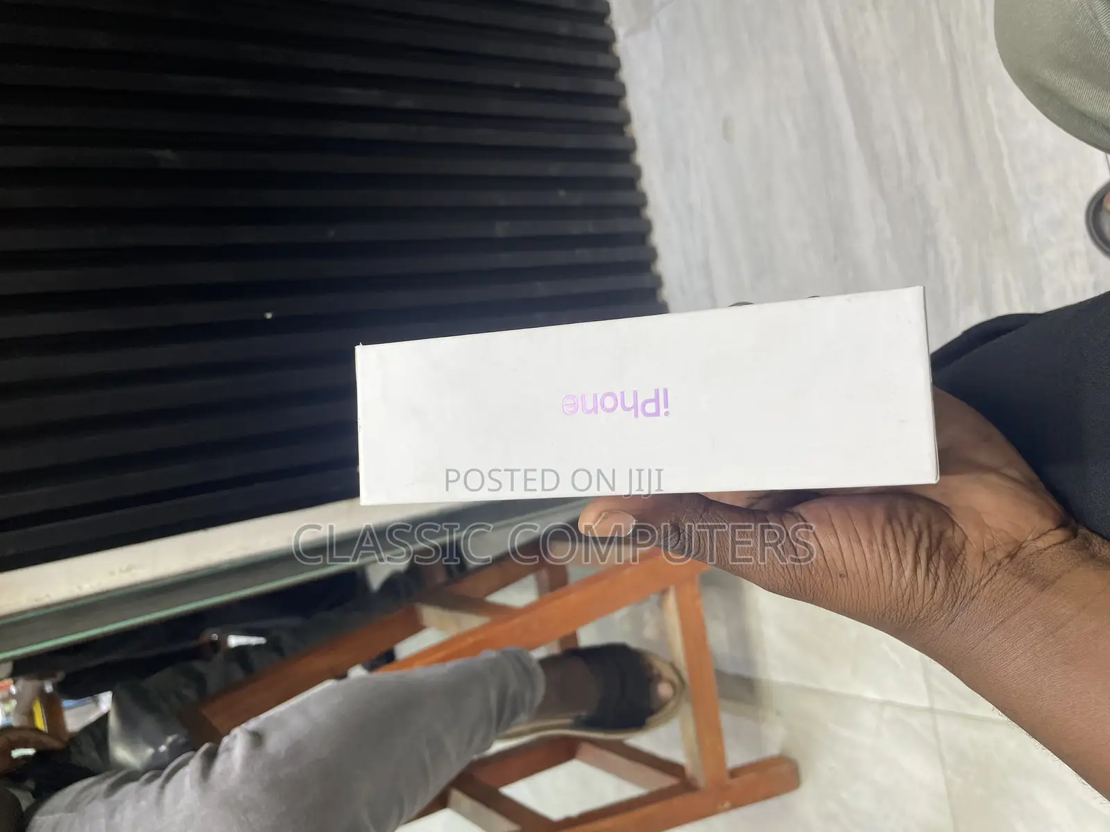 New Apple iPhone 11 64 GB Blue