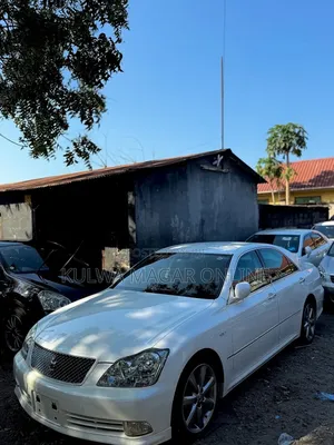 Toyota Crown 2006 White