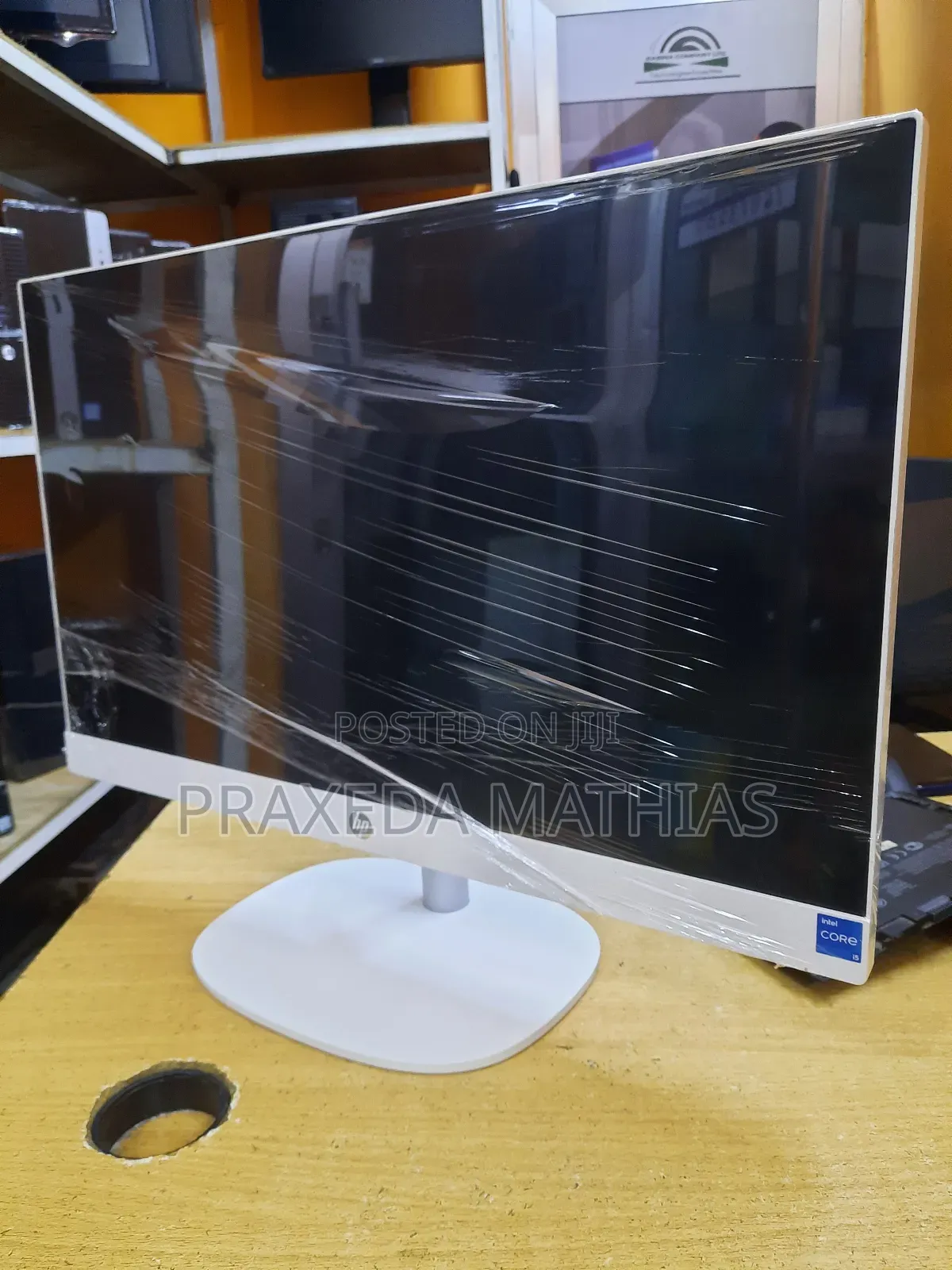 HP ProOne 240 G10 All-in-One 8GB Intel Core I5 SSD 512GB