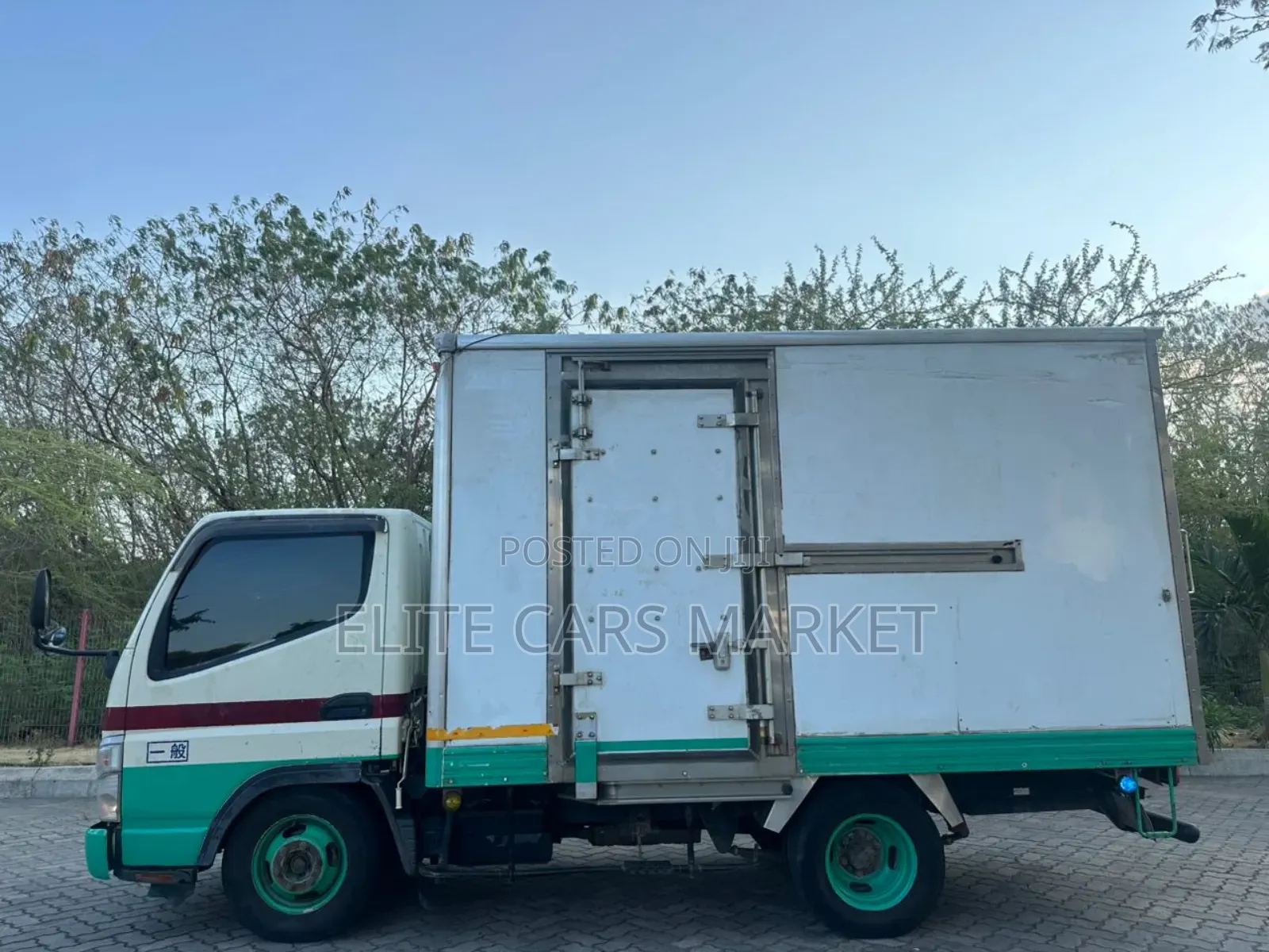 Mitsubishi Canter 2006 White