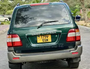Toyota Land Cruiser 2000 Green