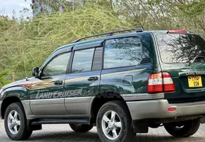 Toyota Land Cruiser 2000 Green