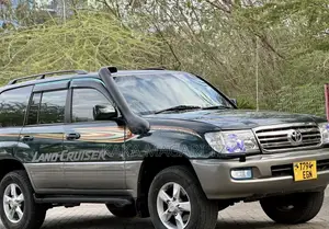 Toyota Land Cruiser 2000 Green