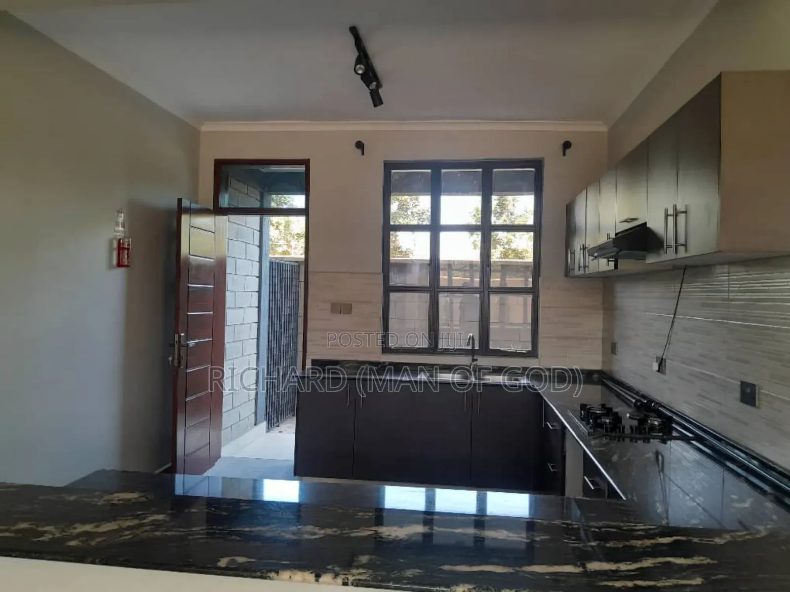 3bdrm Apartment in Arusha for rent