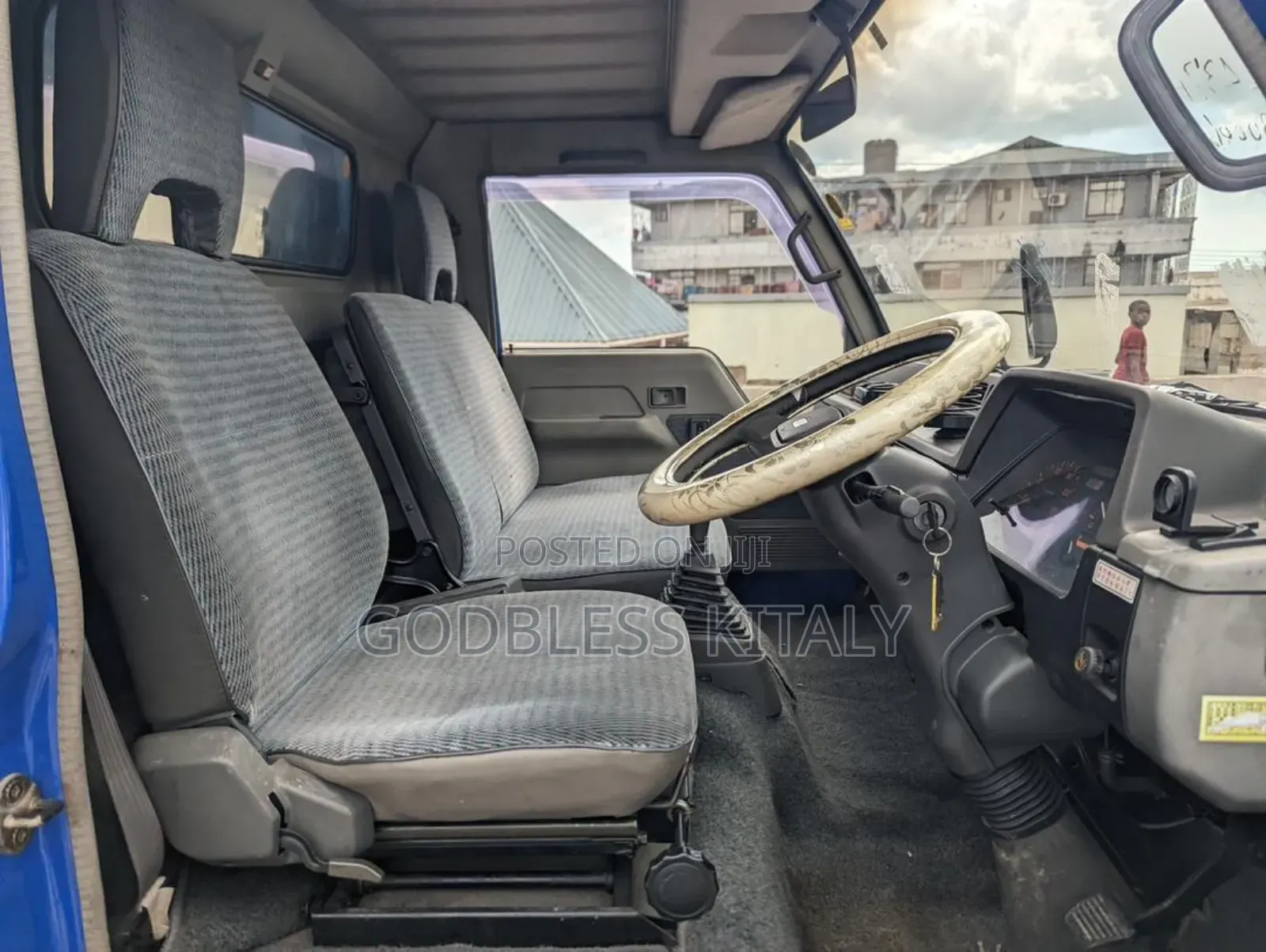 Mitsubishi Fuso 1998 Blue