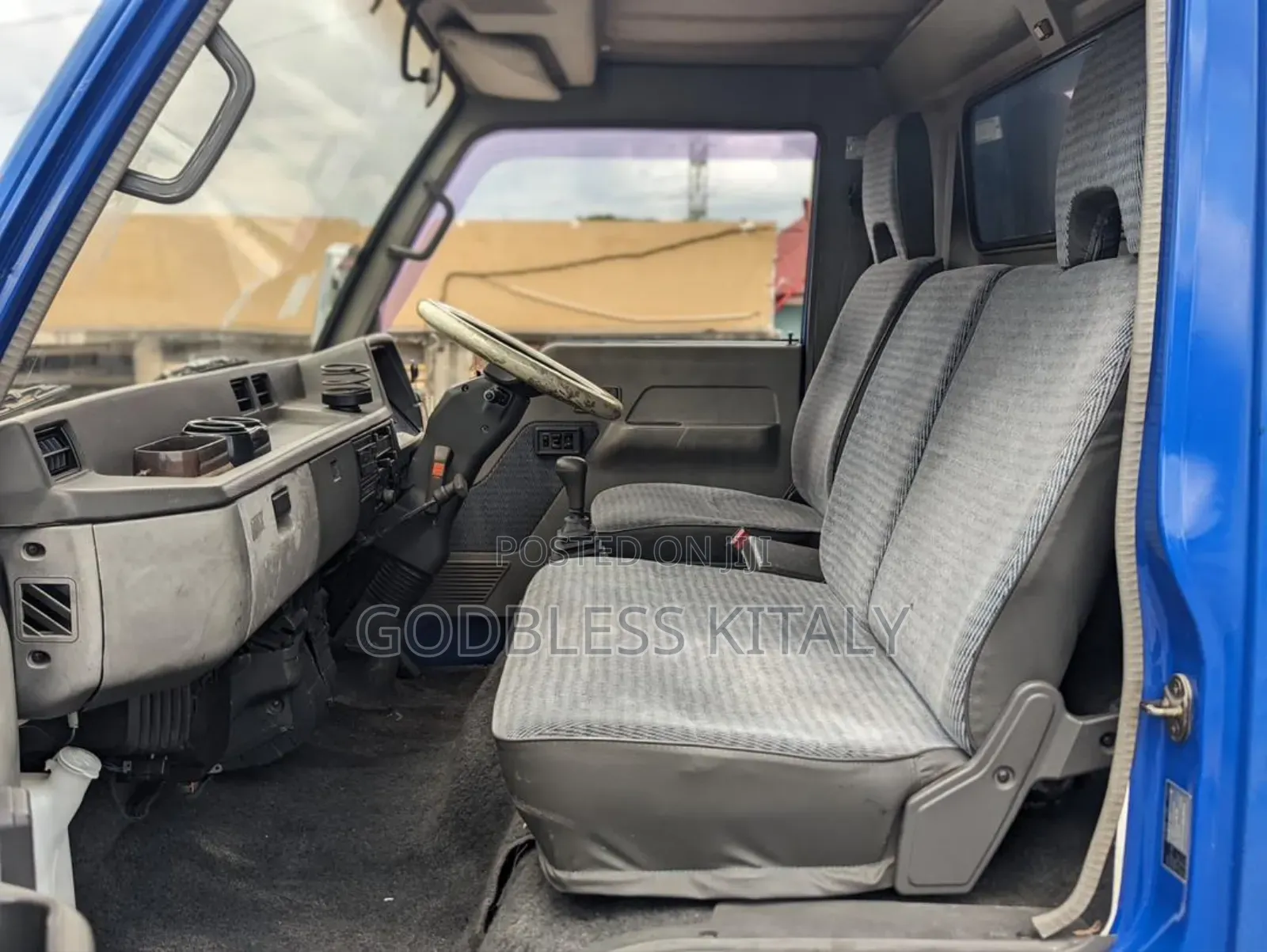 Mitsubishi Fuso 1998 Blue