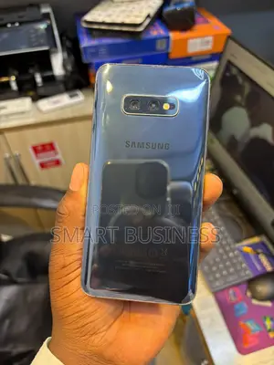 New Samsung Galaxy S10e 256 GB Blue