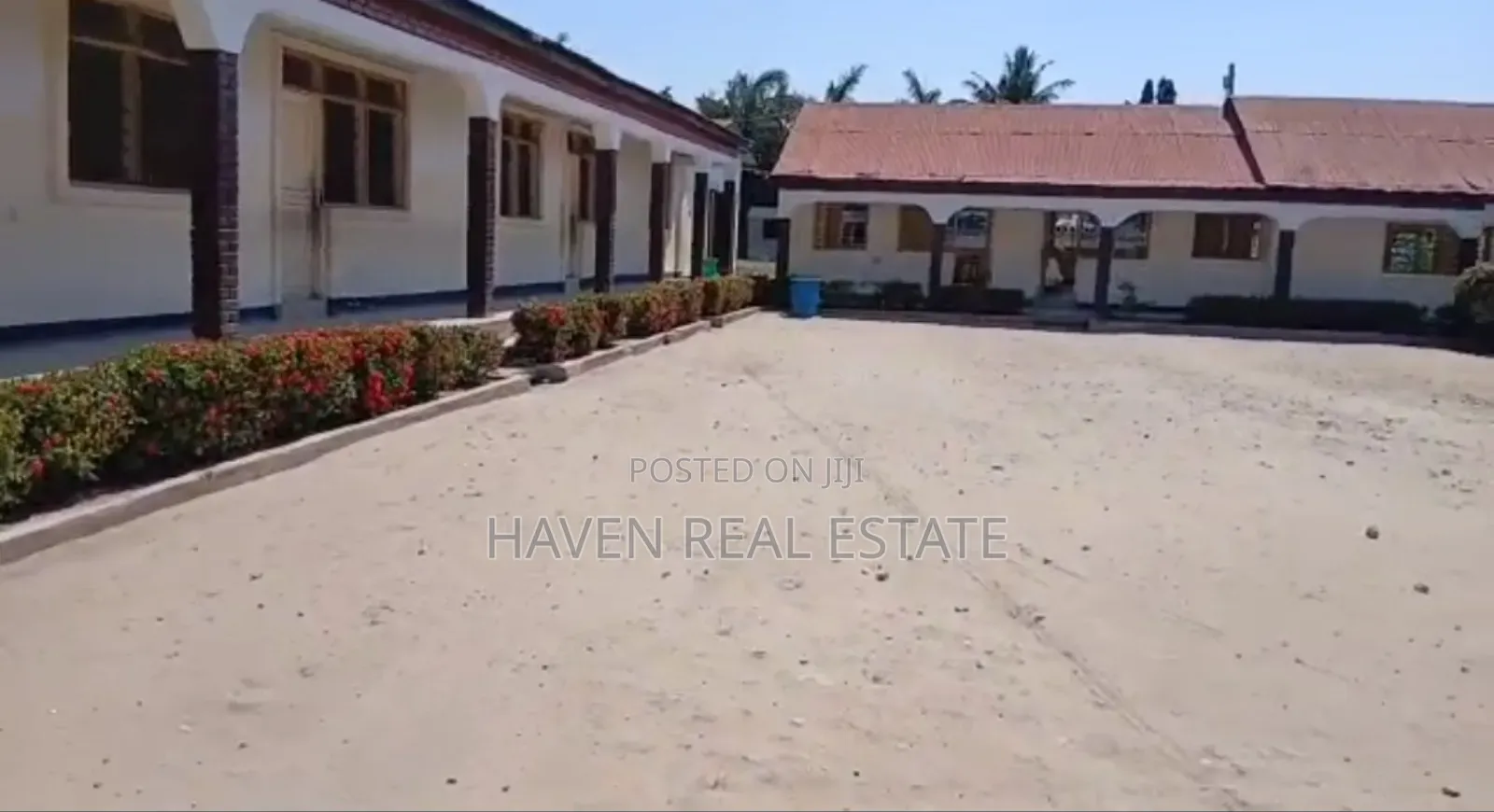 Shule Inauzwa Bahari Beach