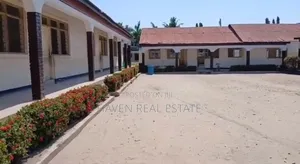 Shule Inauzwa Bahari Beach