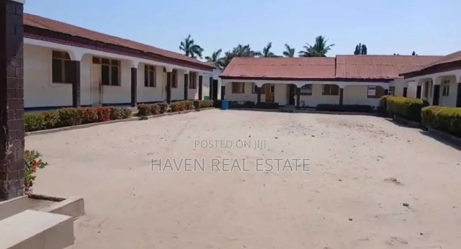 Shule Inauzwa Bahari Beach