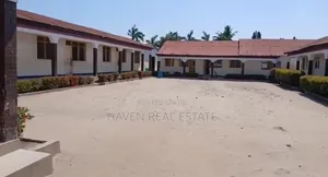 Shule Inauzwa Bahari Beach