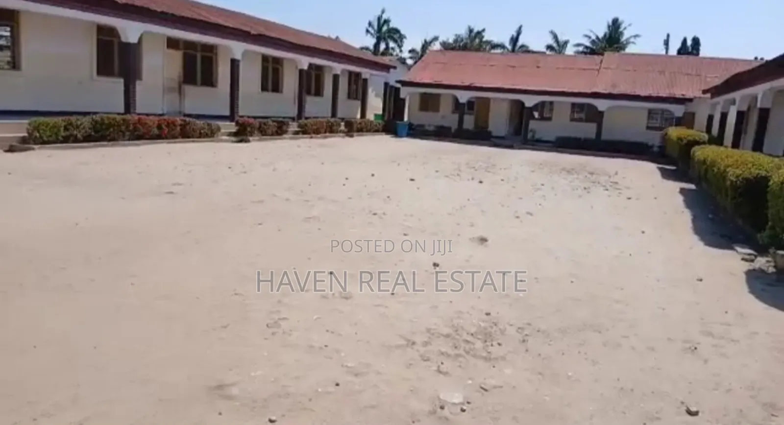 Shule Inauzwa Bahari Beach