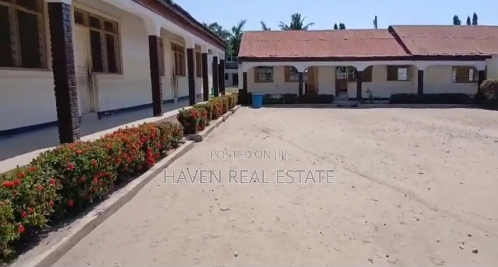 Shule Inauzwa Bahari Beach