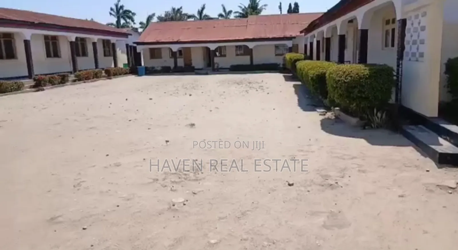 Shule Inauzwa Bahari Beach