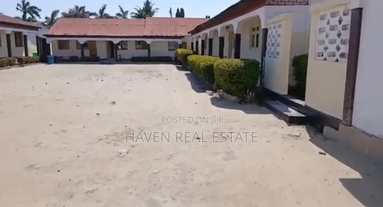 Shule Inauzwa Bahari Beach
