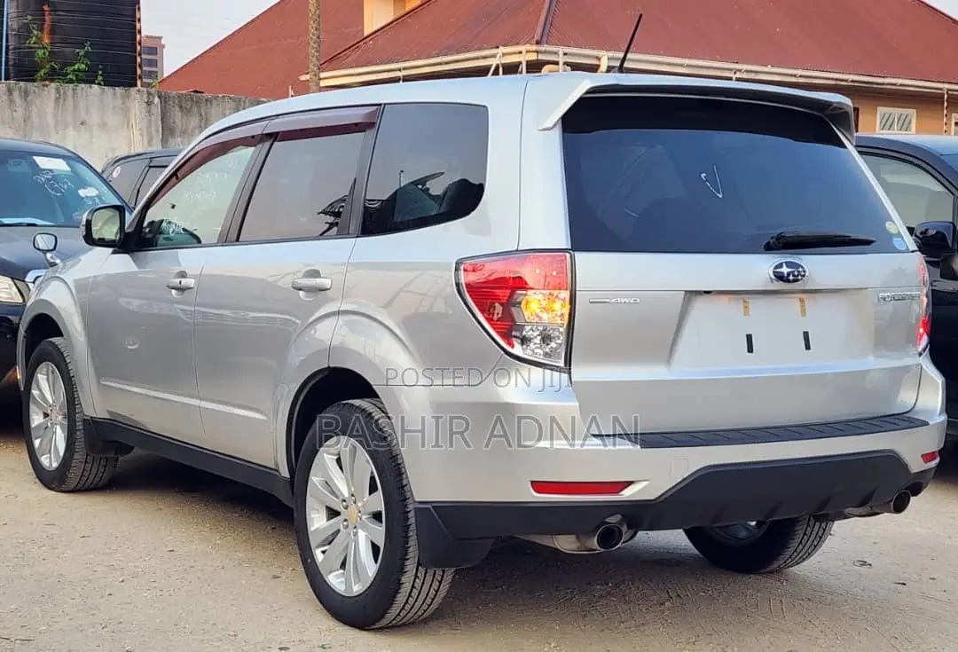 Subaru Forester 2010 Silver