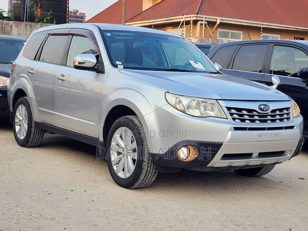 Subaru Forester 2010 Silver
