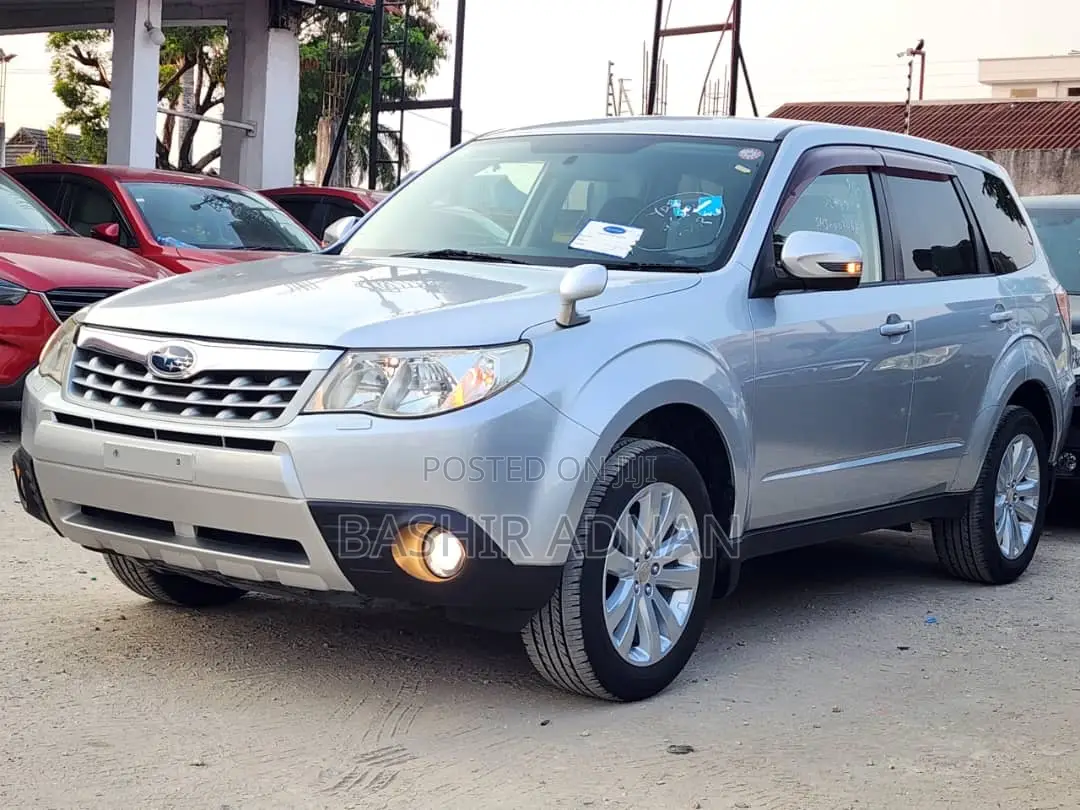 Subaru Forester 2010 Silver