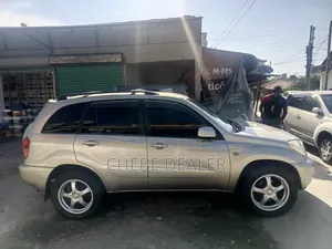 Toyota RAV4 2004 Gold